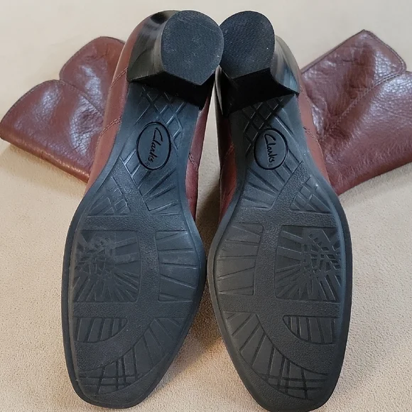 Clarks Brown Leather Ankle Boots With Buckle Size 6.5 EUC - Picture 6 of 9